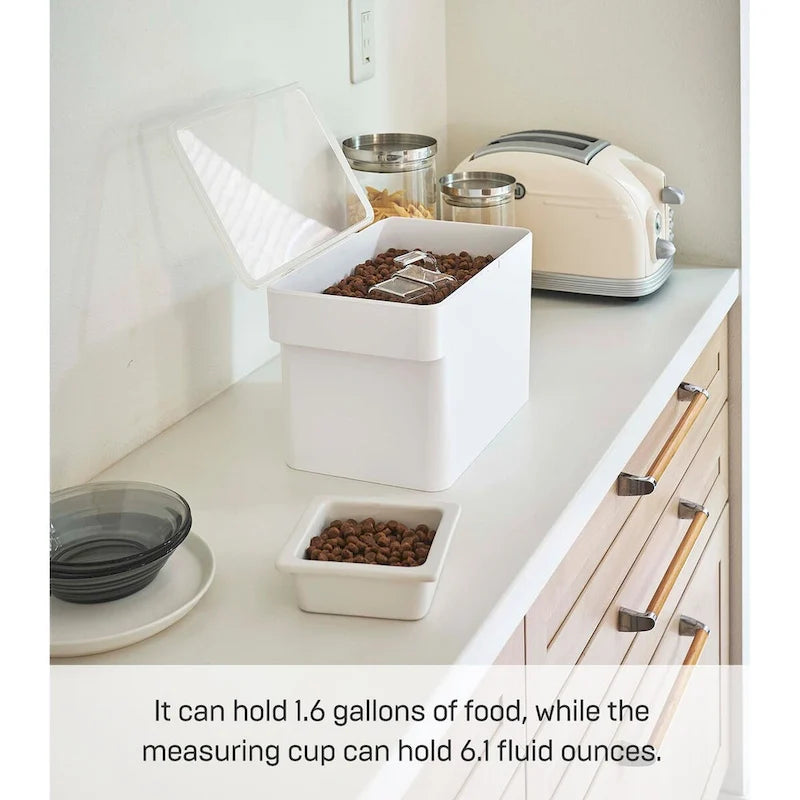 Airtight Pet Food Container - Polypropylene, Medium, 8 lbs / 1.6 Gallons / 6 Quarts